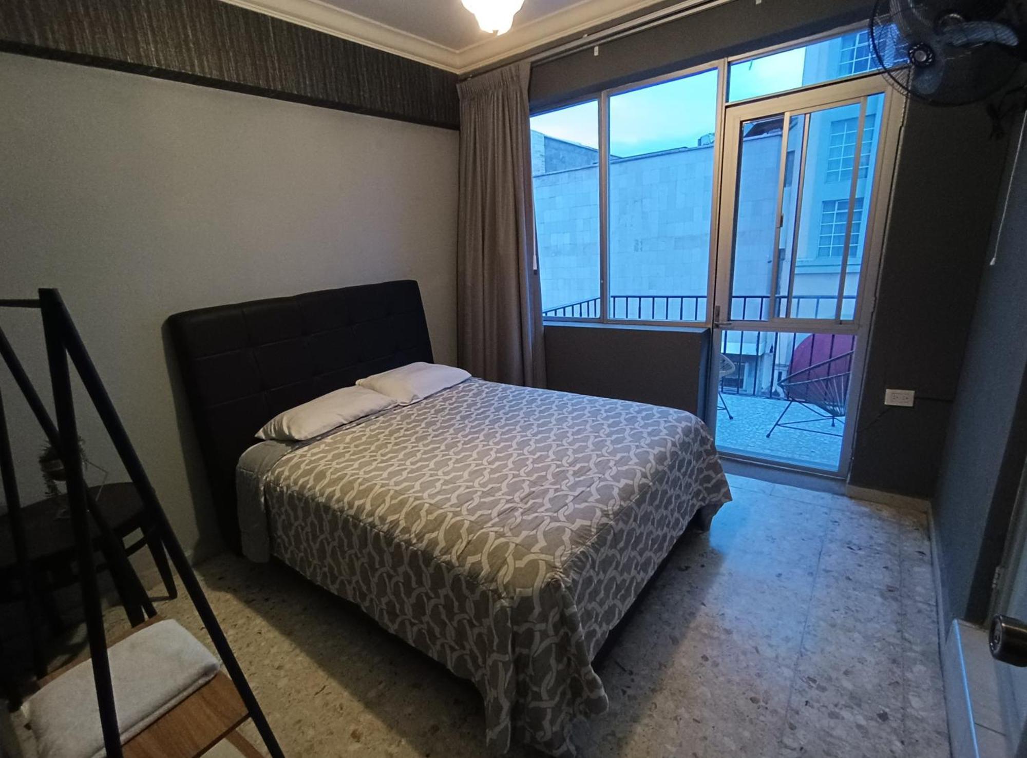 Front Vista Capsule hotel