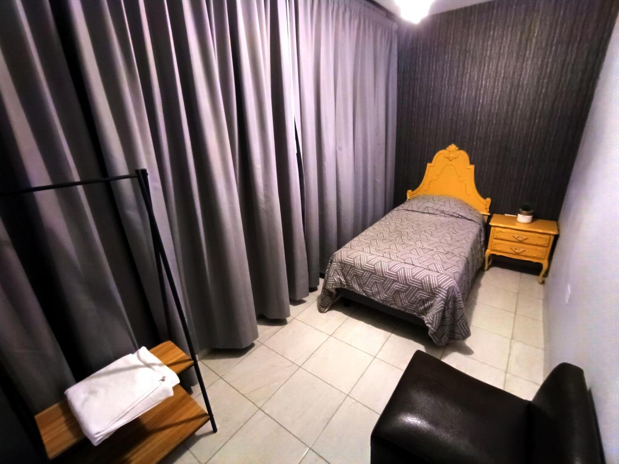 Front Vista Capsule hotel *